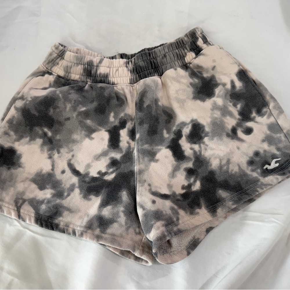 ✨ Hollister Tie Dye Lounge Shorts – Women’s Small ✨